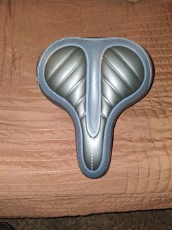 Bike seat $10. Like New.