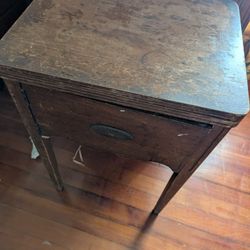 Saxon Deluxe Antique Sewing Machine