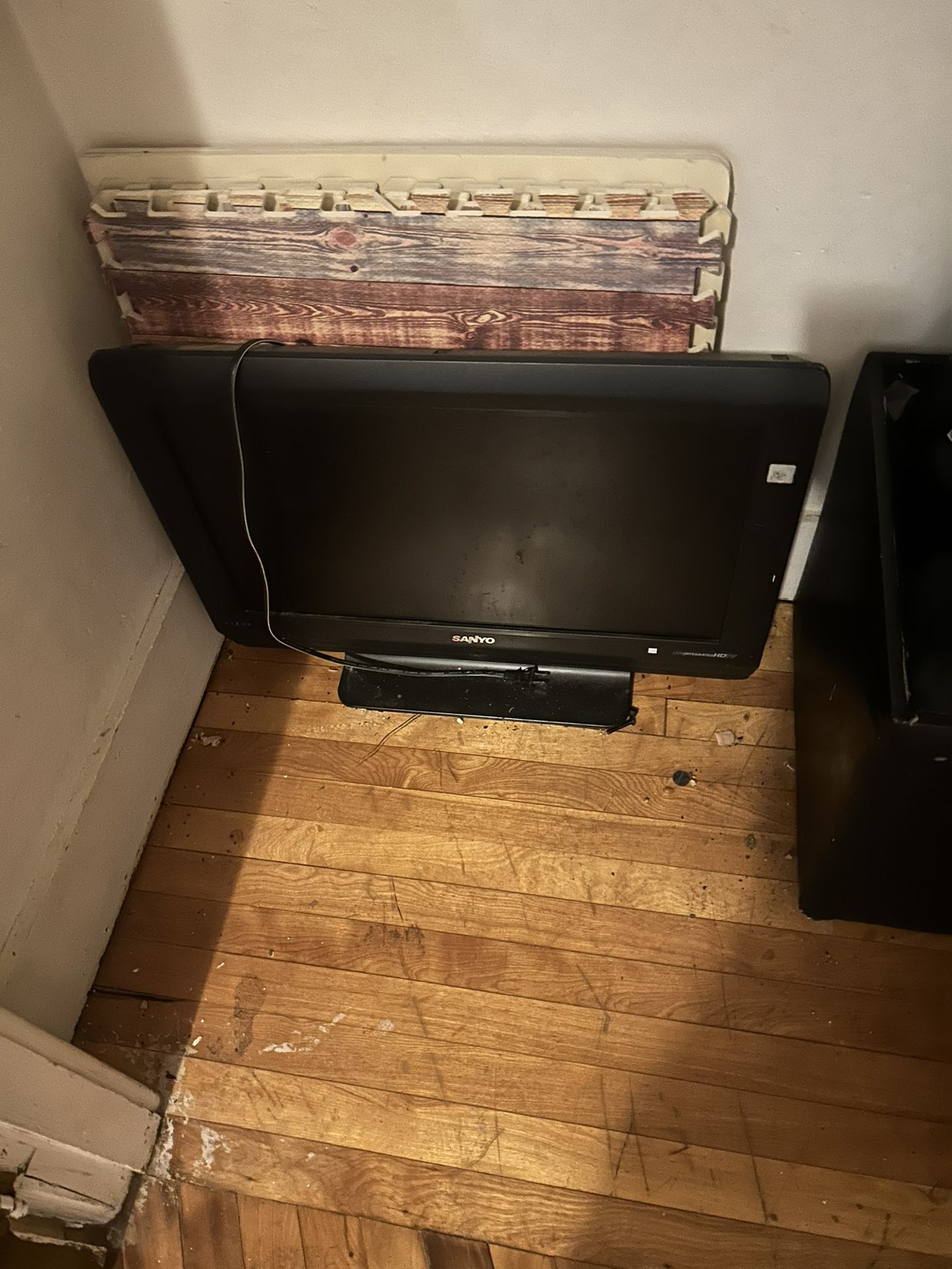 Flat Screen Television 