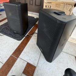 QSC K12 1000 -watt  Rms  Per Speaker 12-inch Powered Speaker