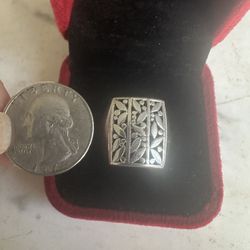 925 Sterling Silver Ring , Size 6.75, Marked 925 SU Circled,  6 Grams , Bamboo Motif On Top