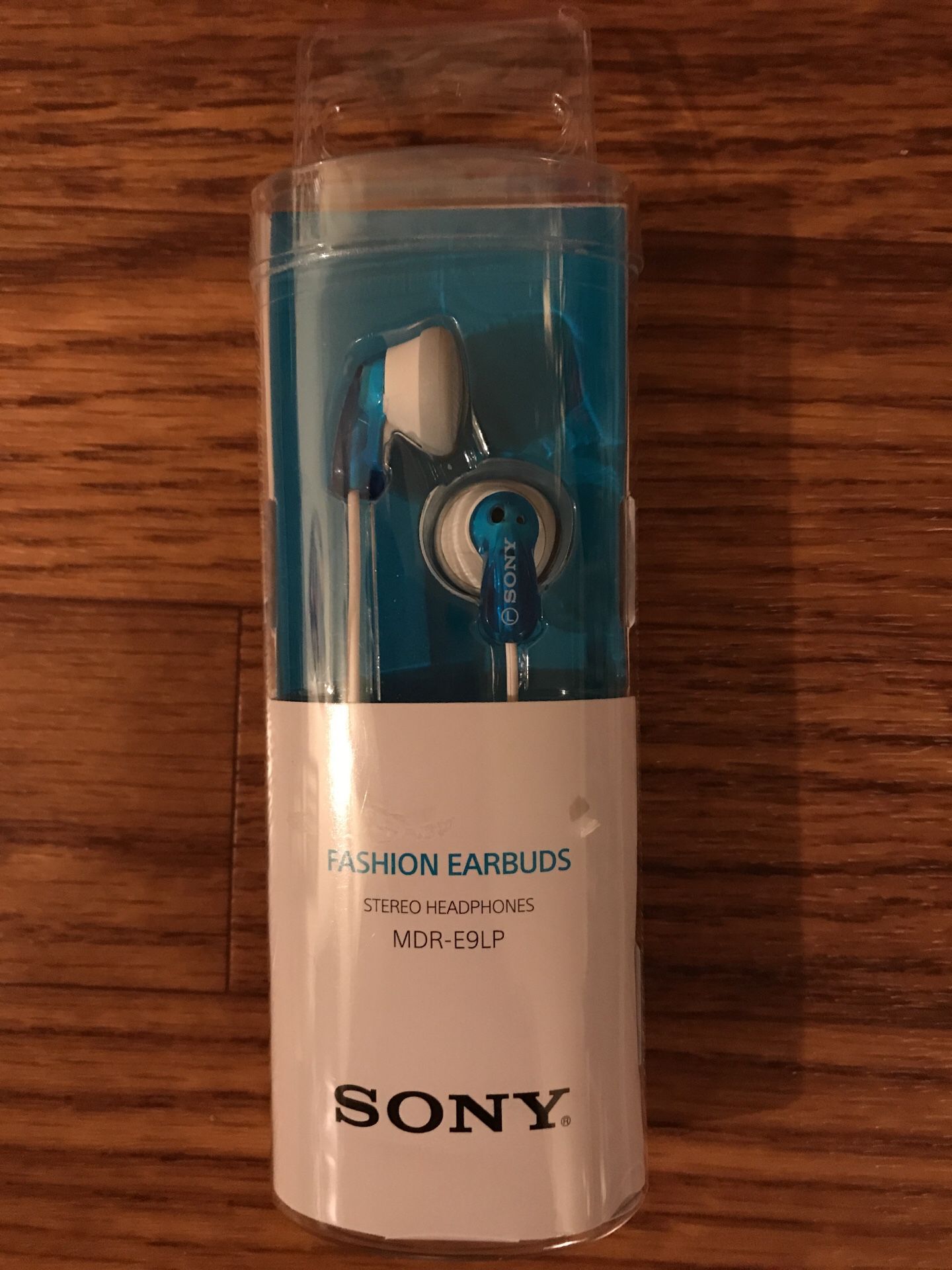 Fashion Earbuds / stereo Headphone SONY/ open box never used