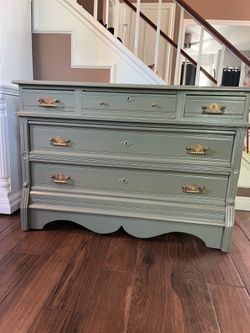 Dresser drawer