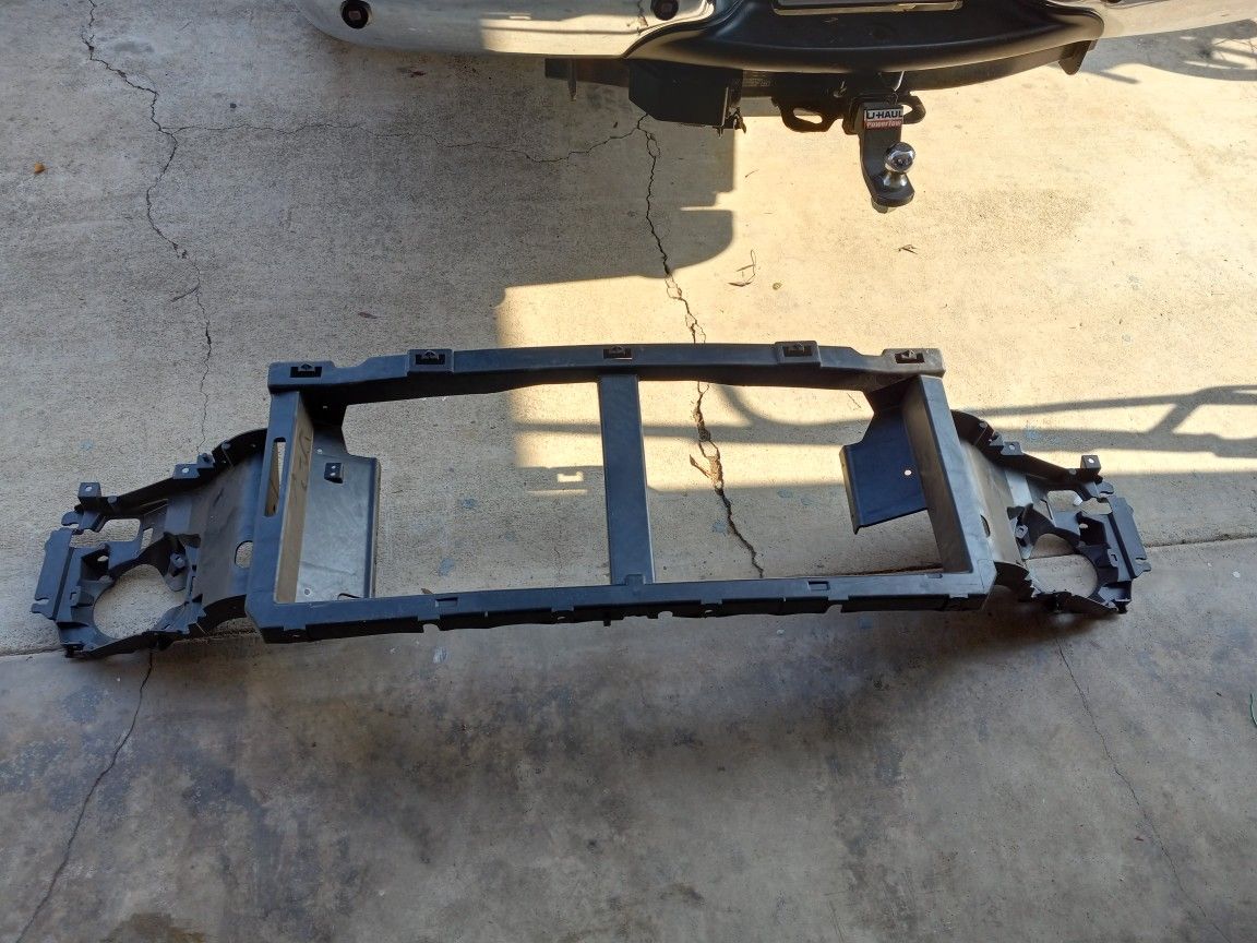 2005-2007 Ford F-250 Super Duty - Header Panel -