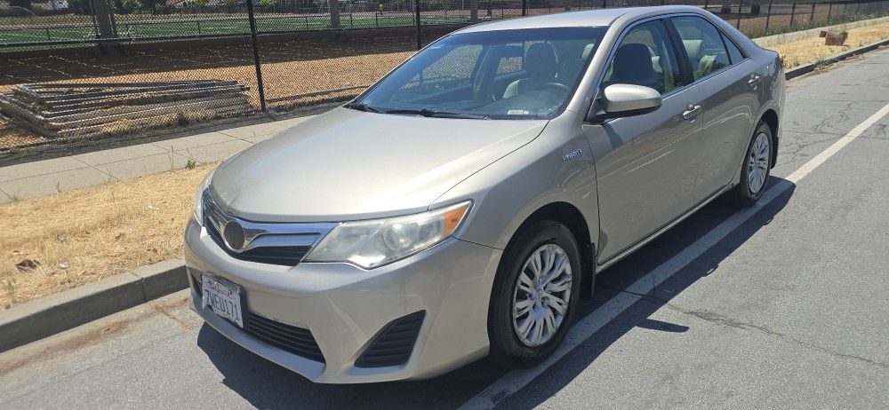 2013 Toyota Camry Hybrid