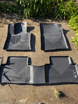 Husky Floor liners -2024 Kia Sorento