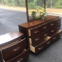 Quality Solid Wood Set Long Dresser, Big Drawers, Big Mirror, Big Nightstand. Drawers Sliding Smoothly Great Conditipn
