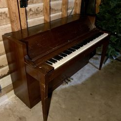 Upright Piano – Fair Condition + Free Delivery in Greater Houston 💵 Asking: $200 OBO]