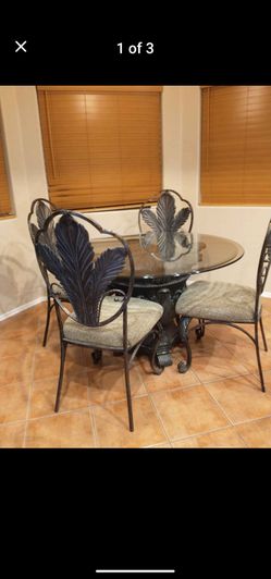 Tropical Table Set (Location: ANTHEM AZ NORTH)