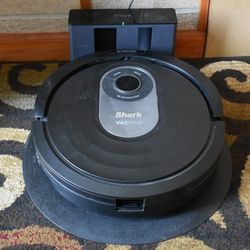 Shark AI VACMOP RV2001WRUS Black Robotic Vacuum and Mop For Parts PLEASE READ