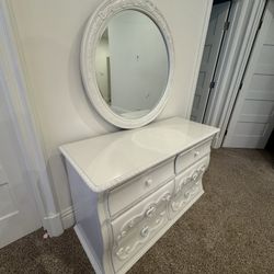 Cabinets With A Mirror