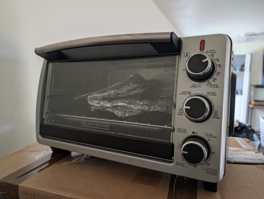 Black and Decker toaster oven