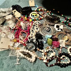 Louts Sale Women's Accessories Bracelets & Earring