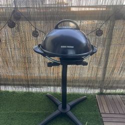 George Foreman Indoor/Outdoor Electric Patio Grill, Apartment Approved, 15-Serving, Removable Stand, Black