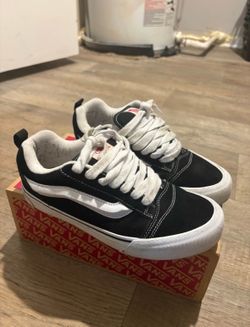 KNU SKOOL VANS