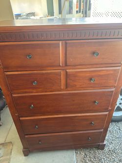 5  drawer Chest