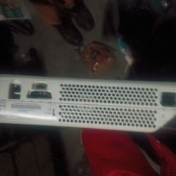 Like New Xbox 360 Got 2 Controlers 