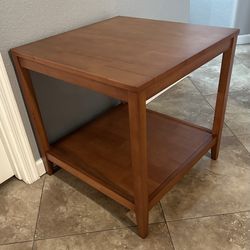 (NEW) 24” x 24” Solid Wood End Table