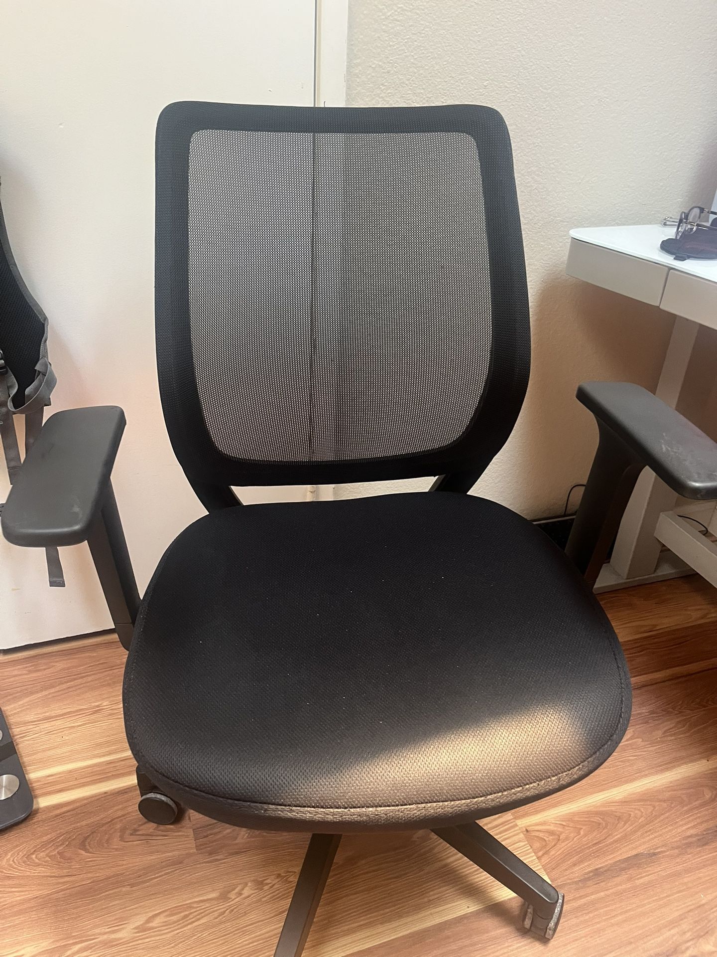 Black Desk Chair