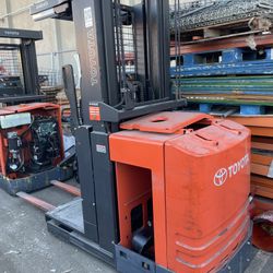 Forklifts 