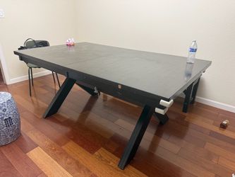 Expandable dinning table