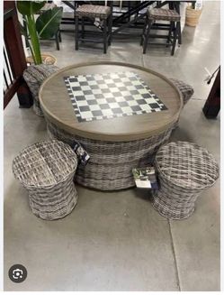 Table w/ seats