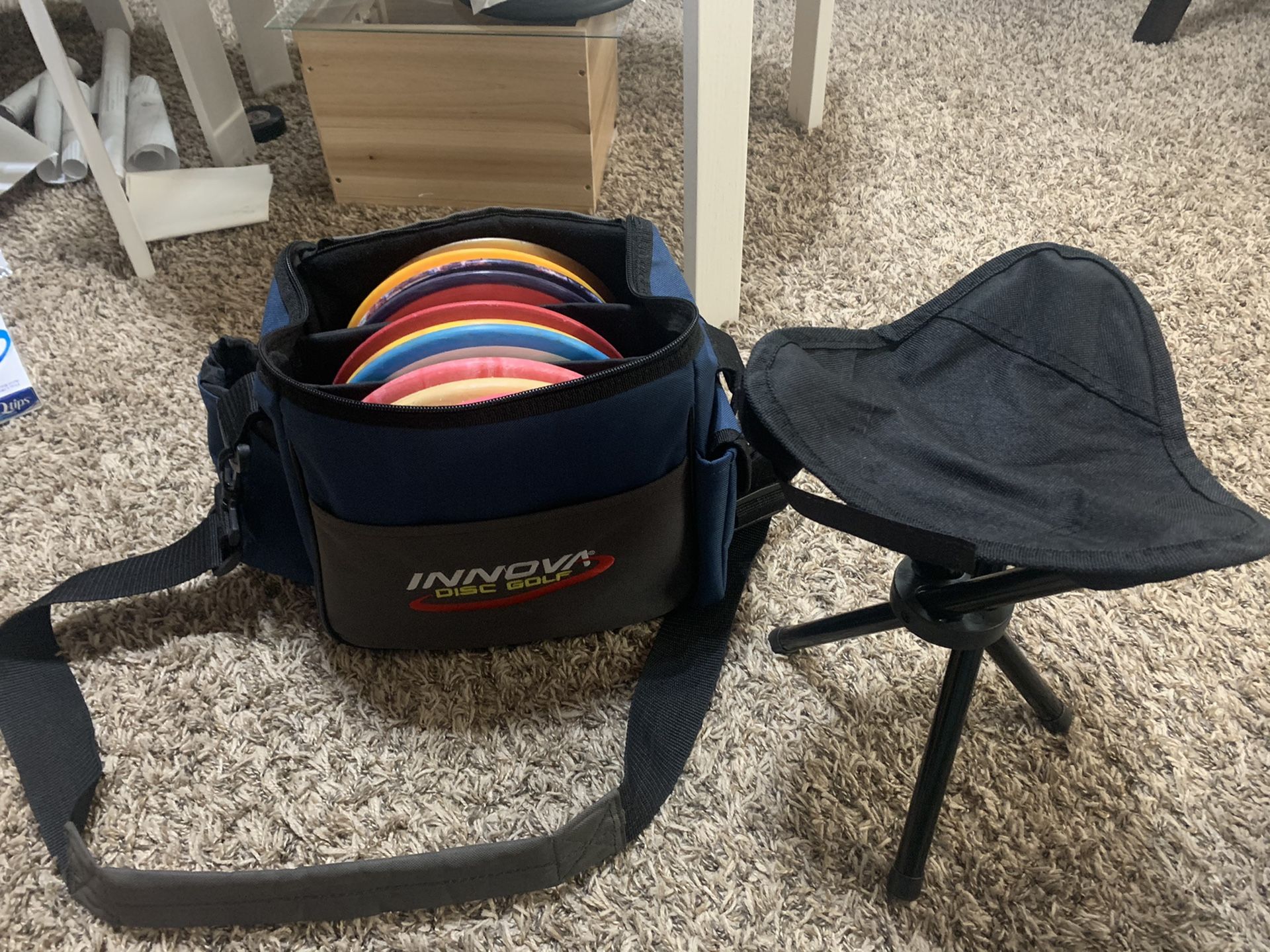 Disc golf bag with discs +