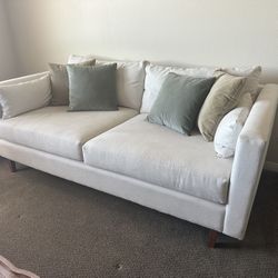 Beautiful White Sofa / Couch – Excellent Condition