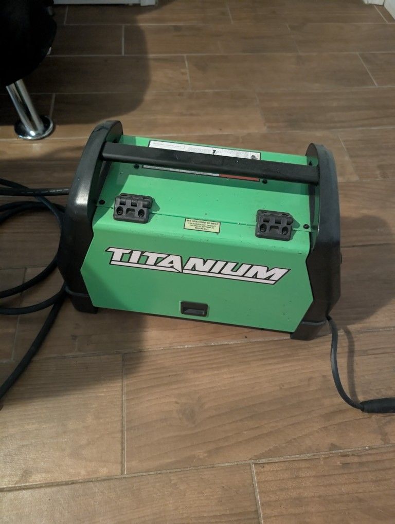 Portable Welder With Spool Gun Attachment.Alum,Stain,. MiG, Flux On Machine.