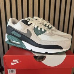 Nike Air Max 90 Evergreen Summit White/Smoke Grey Men's Size 9 NEW