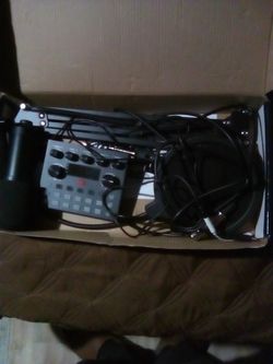 Condenser Mic/ Soundboard