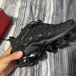 black nike vapor maxes