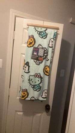 Hello Kitty Throw