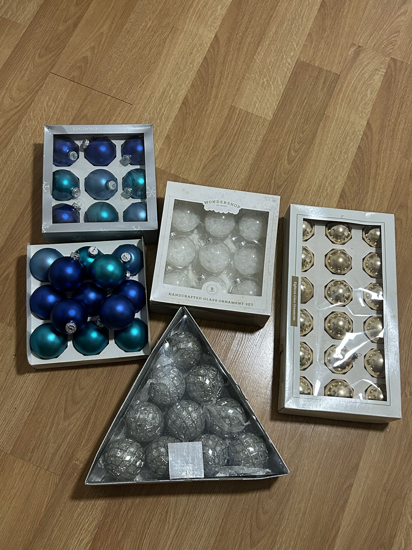 All 5$ Christmas Balls , West Kendall 33196