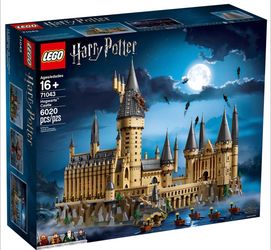 Hogwarts castle Lego set (OBO)
