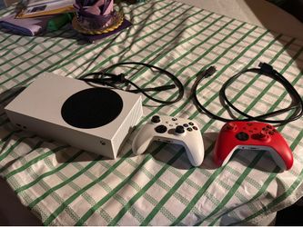 Xbox series s with 2 controllers