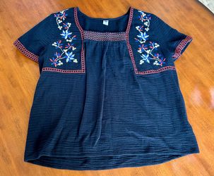 Old Navy XL Embroidered Gauze Top