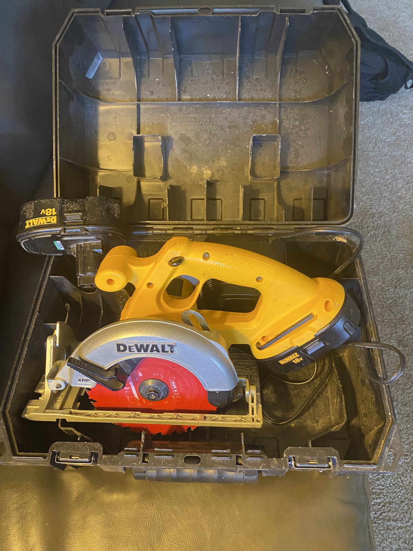 Dewalt Battery Skil Saw