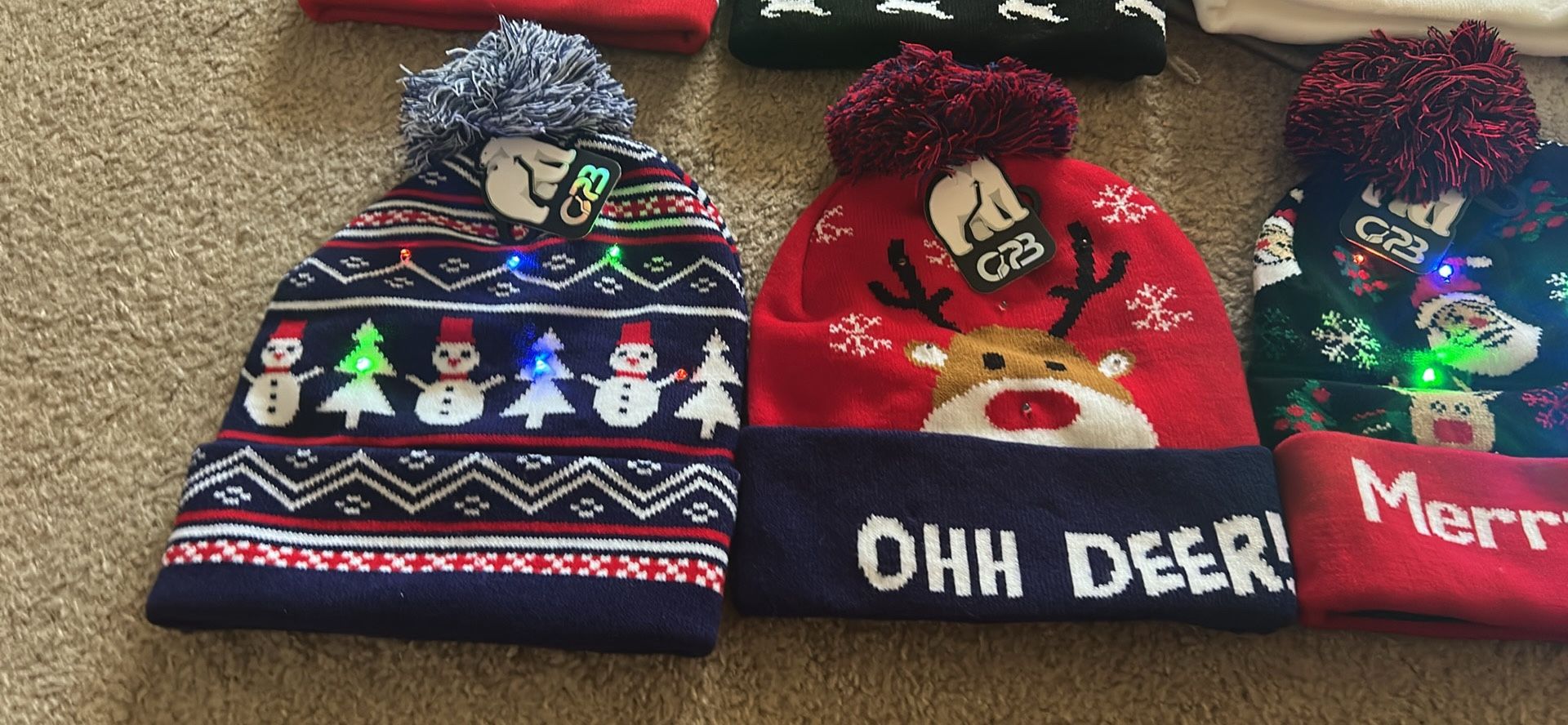 LED Christmas Hat, Light up Christmas Tree Unisex Knitted Beanie Holiday