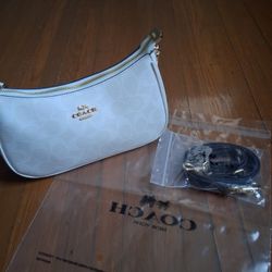 Coach Shoulder Bag 