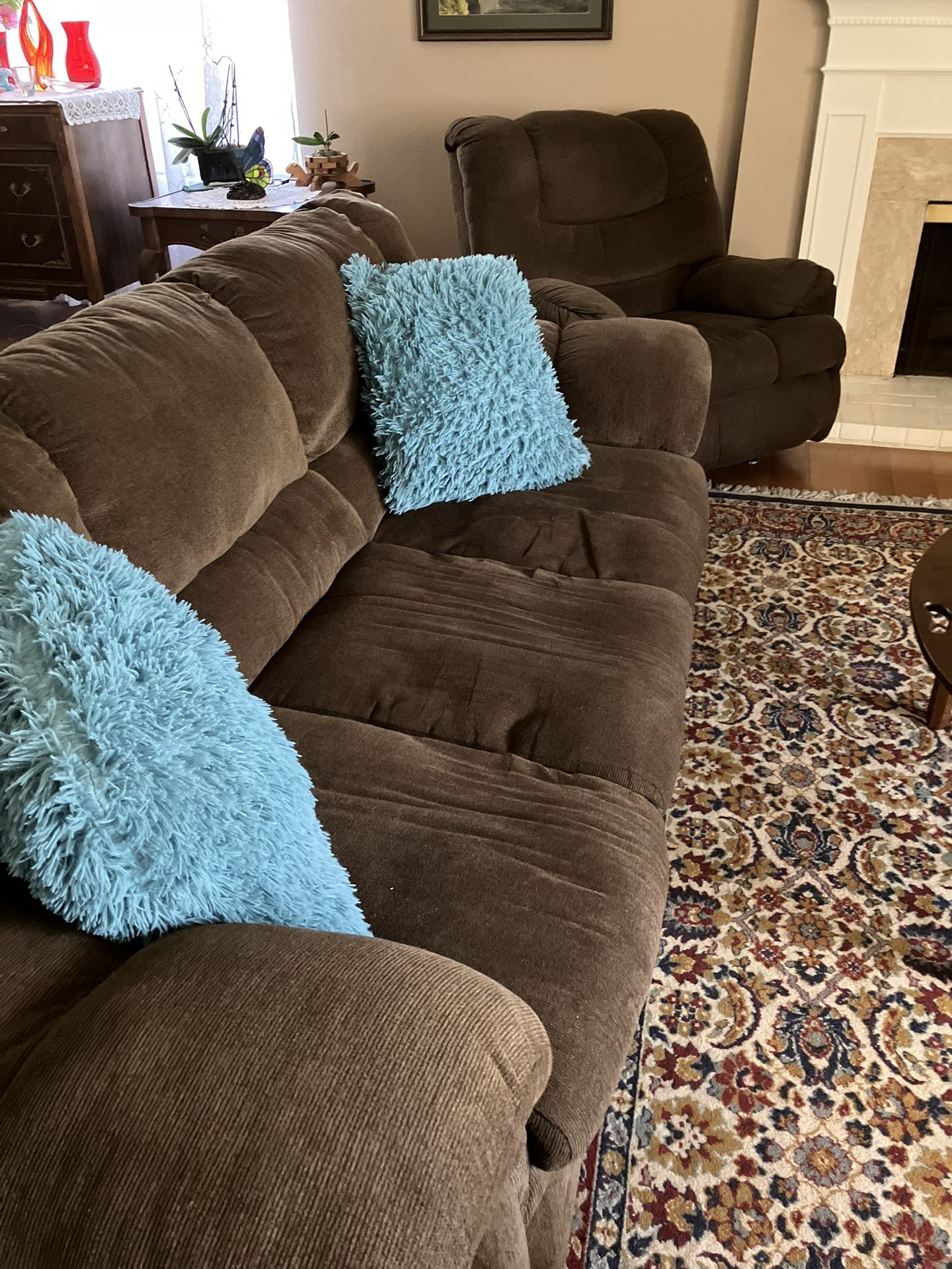Brown Couch With Pillows