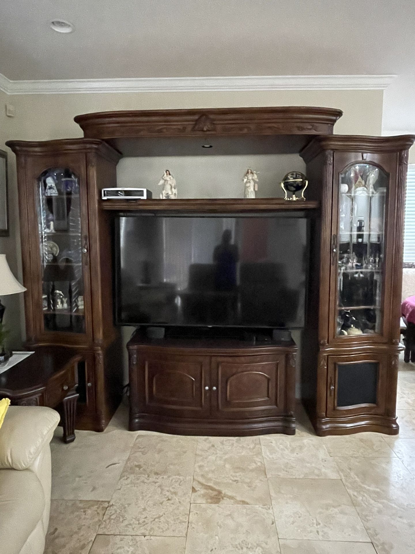 Aico By Michael Amini Villagio Entertainment Center