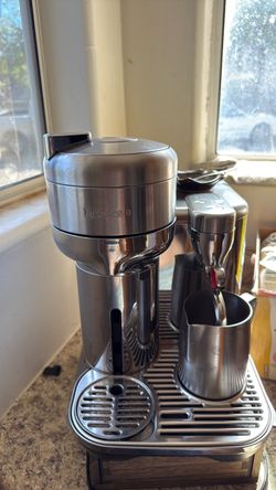Nespresso maker Vertuo Creatista
