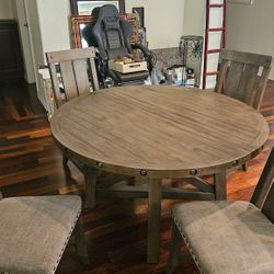 Dining Room Table 