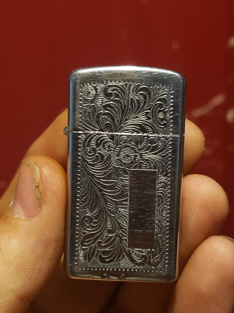 Vintage Zippo lighter (see pictures for details)