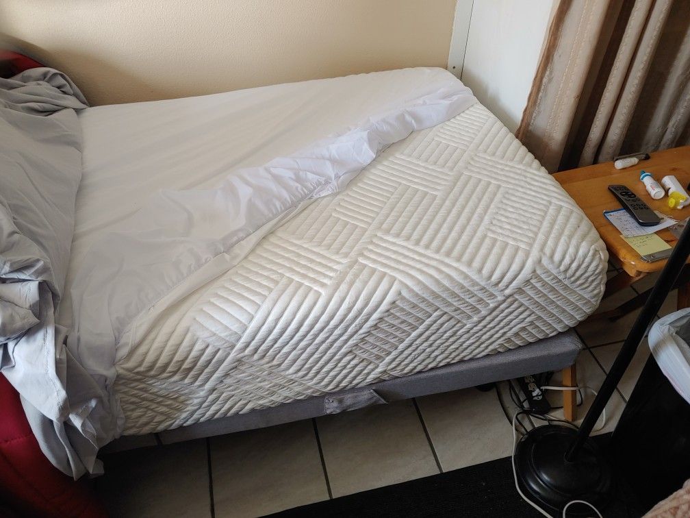 Structures adjustable bed