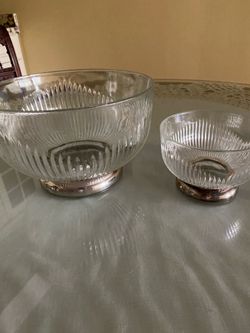 Set of 2 salad bowls