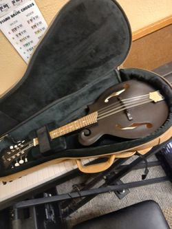 Kentucky Mandolin KM 606 W/CASE