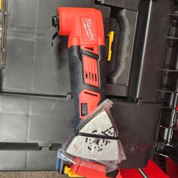MILWAUKEE M18 MULTI TOOL WITH DANDING ADAPTER