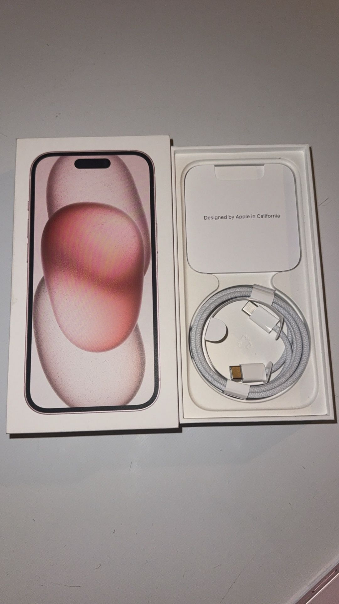 iPhone 15 (Pink) 